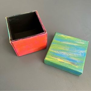 Small gift 💝 box! 2.5” square. Great for Engagement ring!